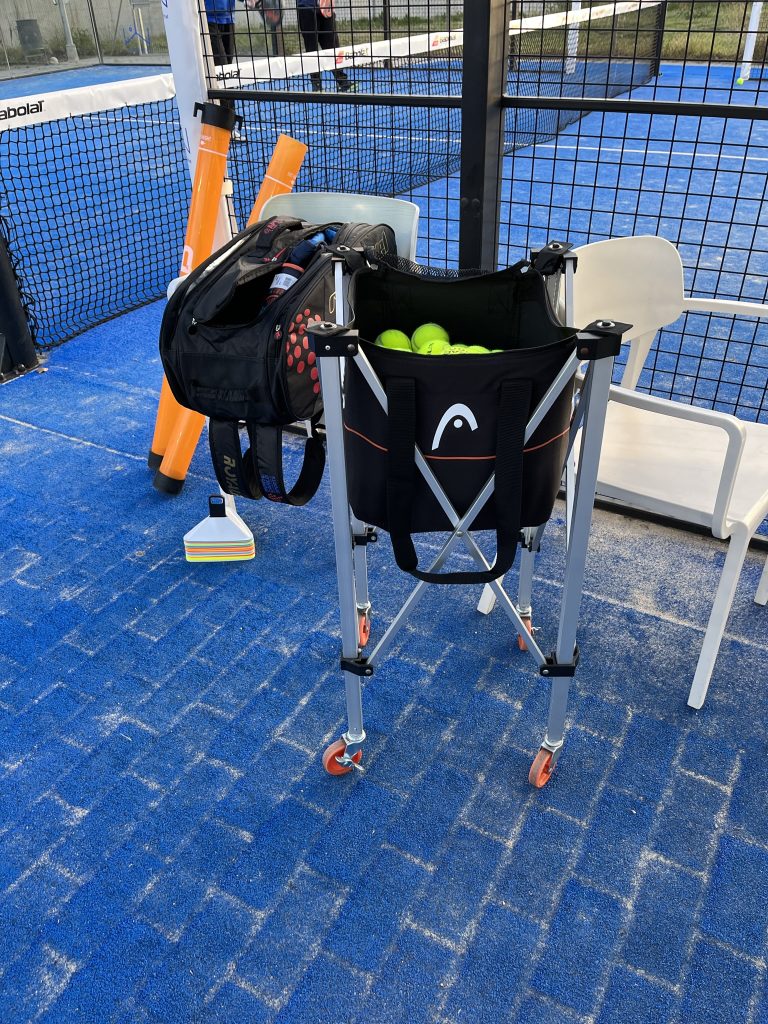 Carros con elementos y accesorios para clases depadel-1